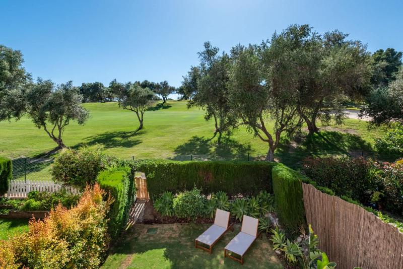 Luxury Golf Townhouse in Aloha with Pool & Garden - image 5