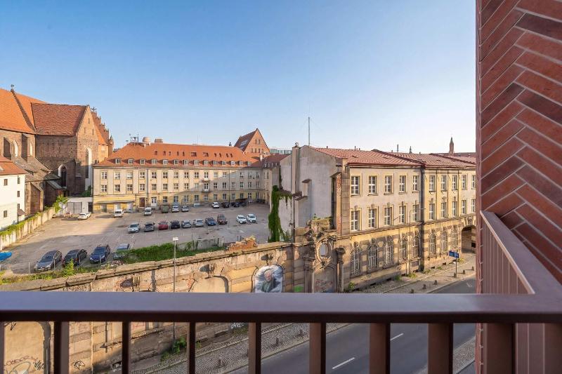 Stylish Apartments with Air Conditioning Near the Market Square by Renters Prestige - image 14