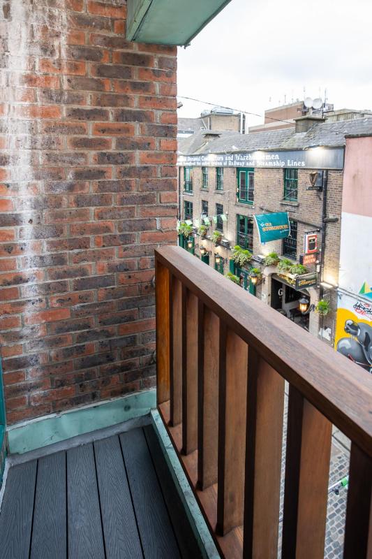 Temple Bar Premium Apartments - image 10