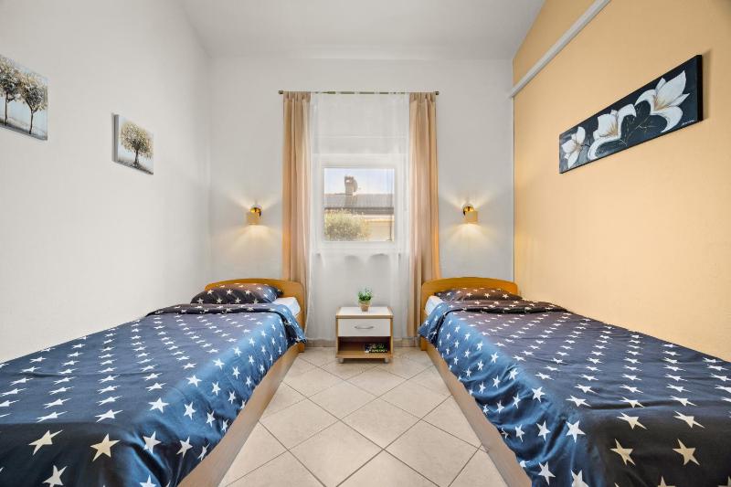 Villa Belvedere for 6 people near Porec with sea view and pet friendly - image 9