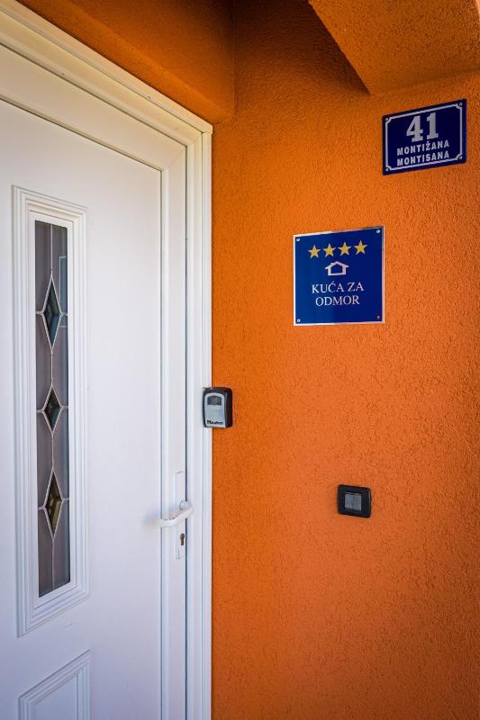 Villa Belvedere for 6 people near Porec with sea view and pet friendly - image 17