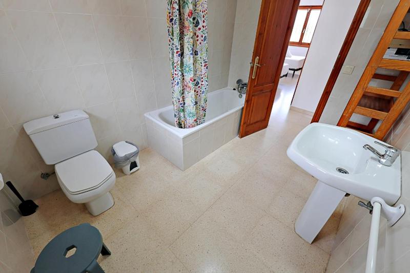 Laura-29A - pretty holiday property with garden and private pool in Calpe - image 30