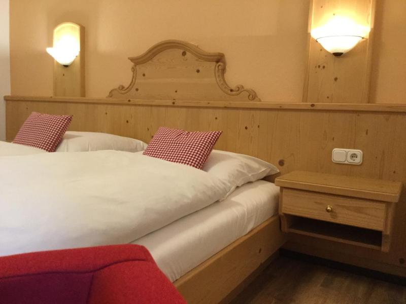 Double Room image 3