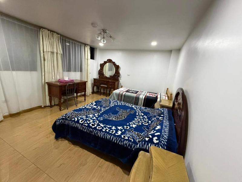 Hostal Atlantis Middle World - image 3