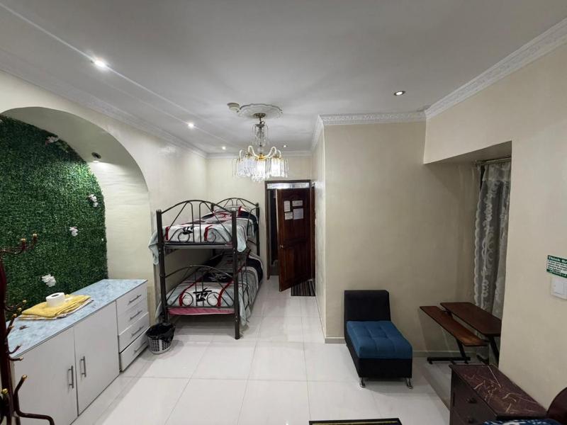 Hostal Atlantis Middle World - image 10