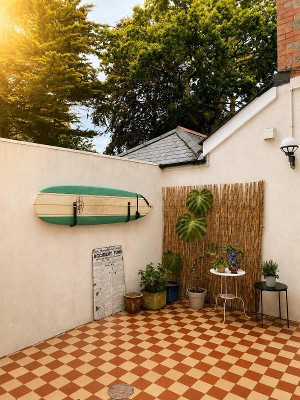 Chic Victorian Garden Flat - Cinema Projector - Parking - image 12