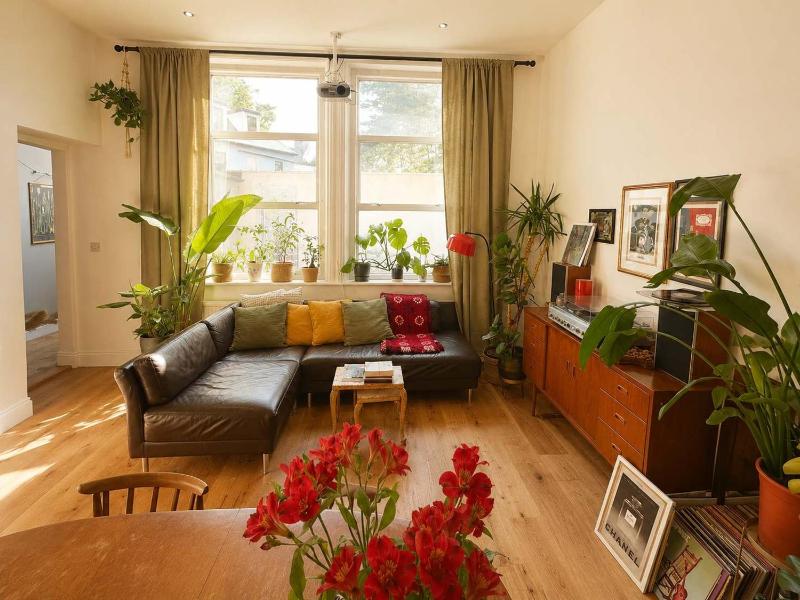 Chic Victorian Garden Flat - Cinema Projector - Parking - image 11