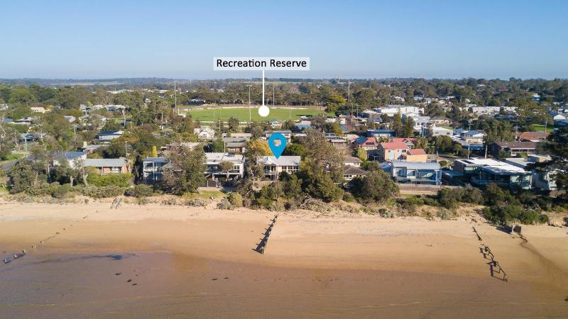 Beachfront Retreat Amazing 5 bedroom House - image 1
