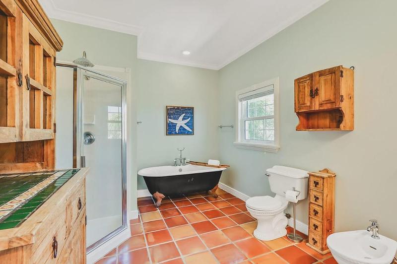 Beach Escape Family Home - image 12