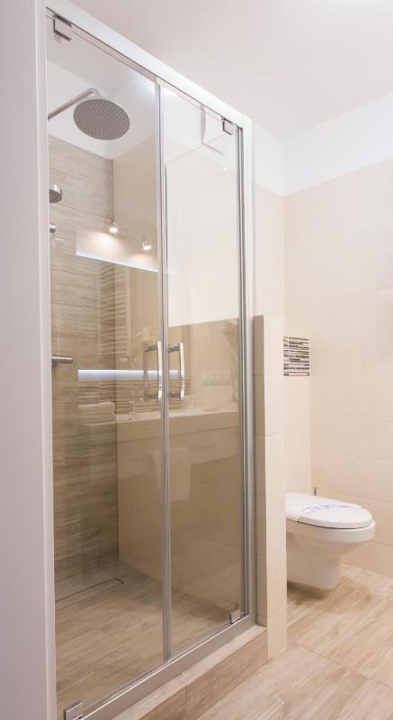 Deluxe Double Room image 3