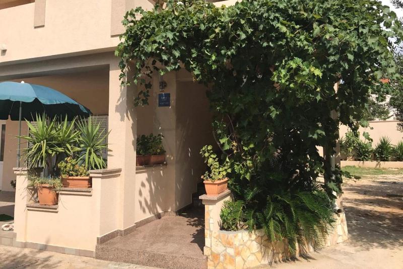 Apartments with swimming pool Novalja Pag - 211 - image 6