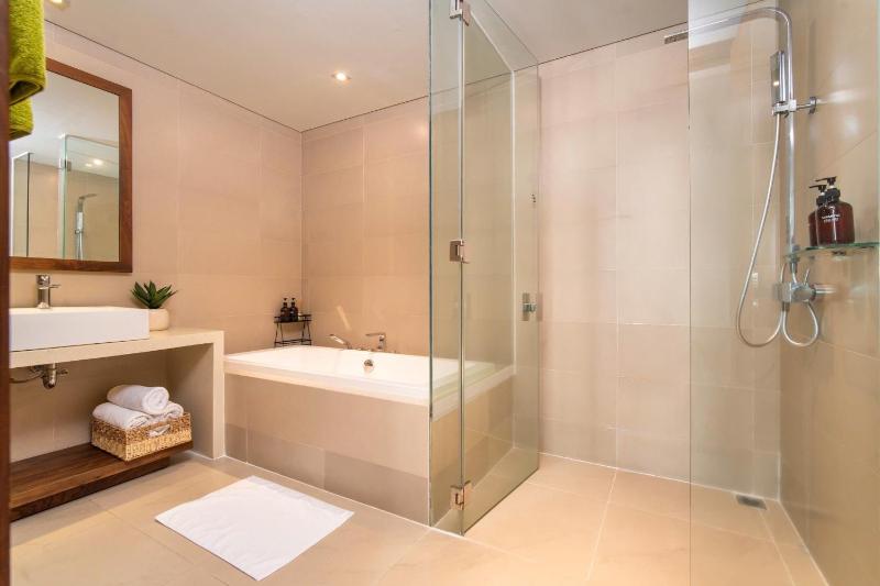 A La Carte - Coralie Luxury Seaview Apartment - image 7