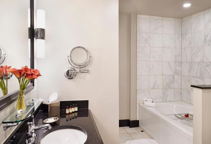 French Quarter Inn - image 15