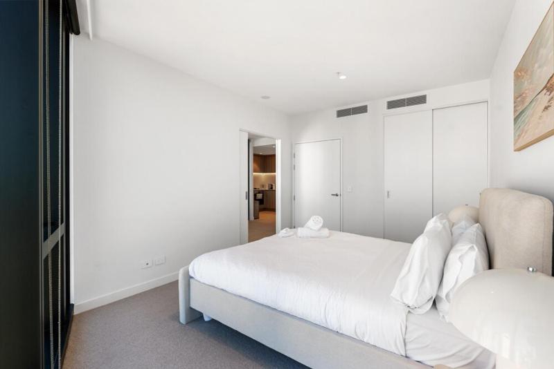 City Sky Nest - Luxe Apartment with City Views - image 2