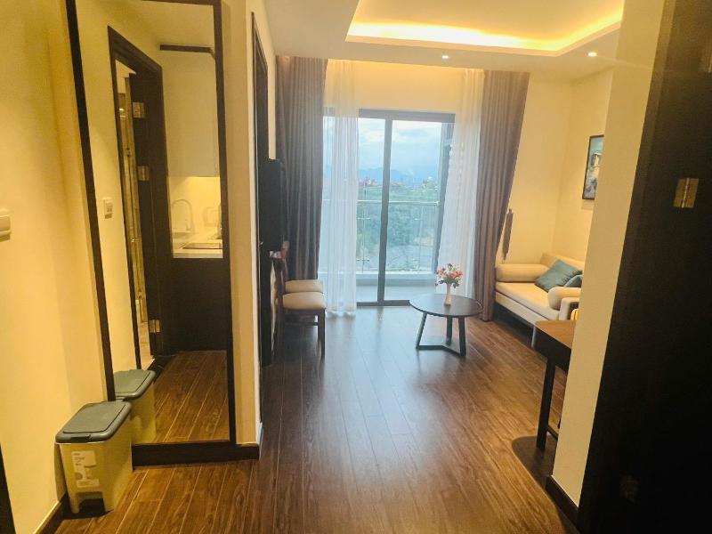 The Saphire Ha Long - TranThuy Sea View Apartment - image 12