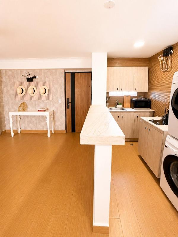 Spacious Casco Viejo Apartment Walk Everywhere - image 12