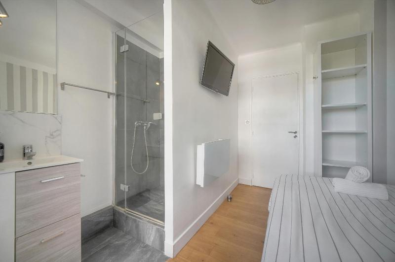 FRGK 2BR CIRODDE Terrace Quiet Center AC Ultra Fast Wi-Fi - image 35