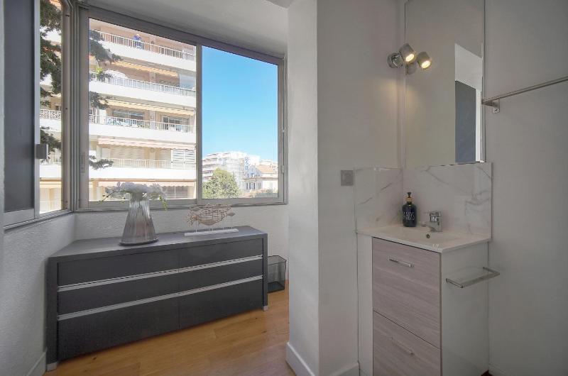 FRGK 2BR CIRODDE Terrace Quiet Center AC Ultra Fast Wi-Fi - image 7