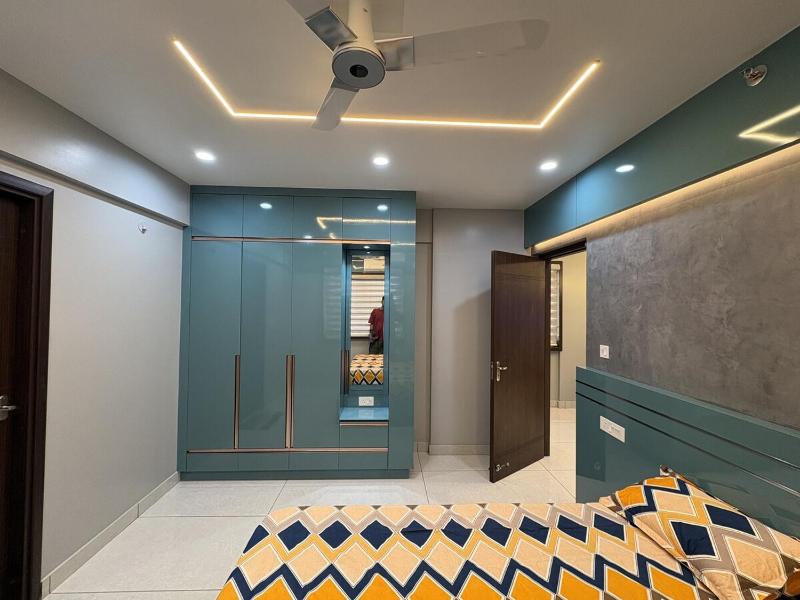 Modern Luxury Apartment 3 bed 3 bath close toGreenfield stadium - image 38