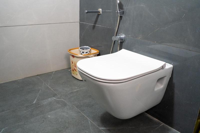 Modern Luxury Apartment 3 bed 3 bath close toGreenfield stadium - image 12