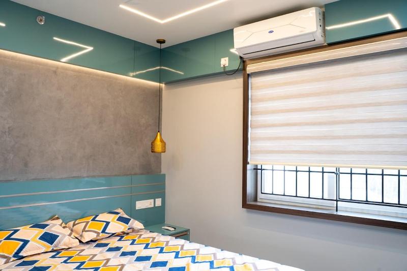 Modern Luxury Apartment 3 bed 3 bath close toGreenfield stadium - image 33