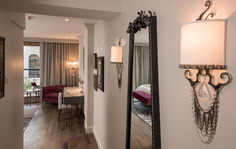 Executive King Suite image 3