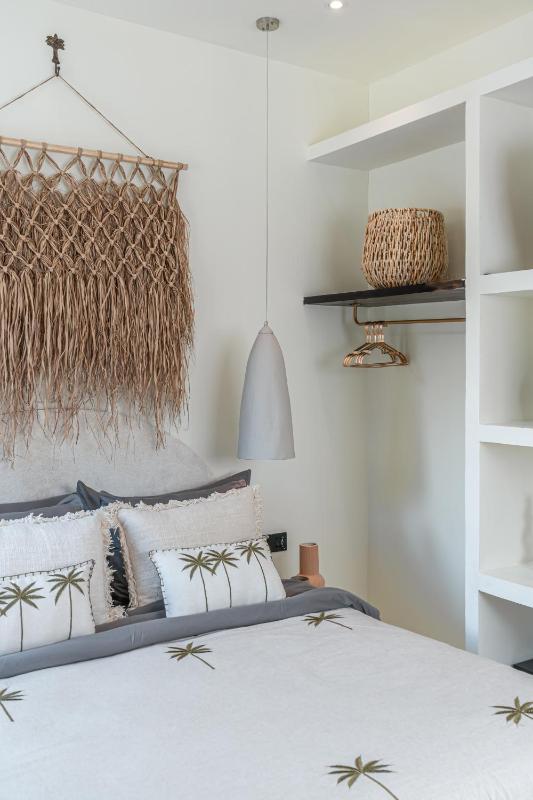 Madame - Chic Mediterranean 3BR Escape with Rooftop Terrace - image 32