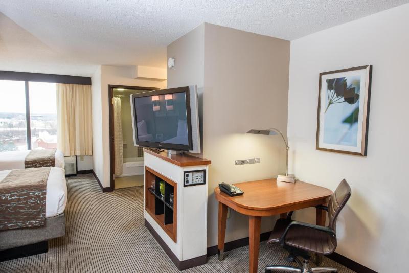 Double Room with Two Double Beds and Sofa Bed image 3