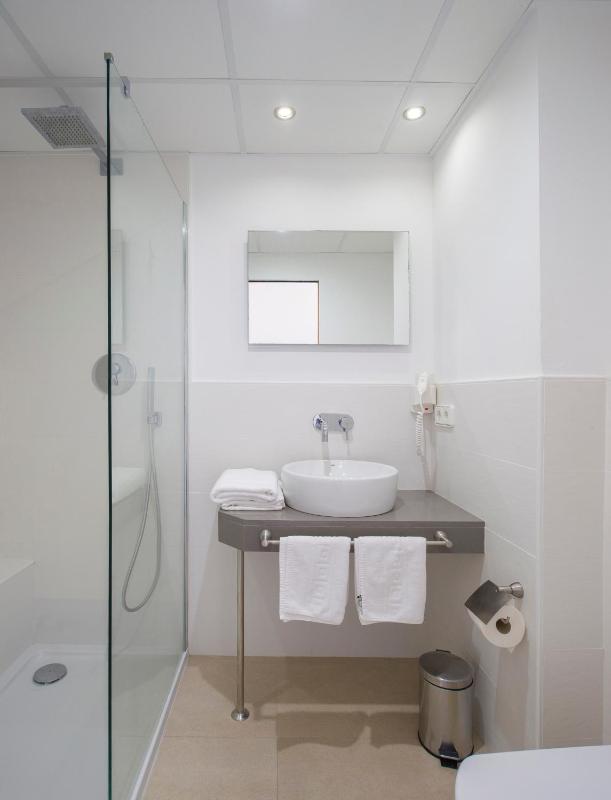 One-Bedroom Apartment with Balcony image 4