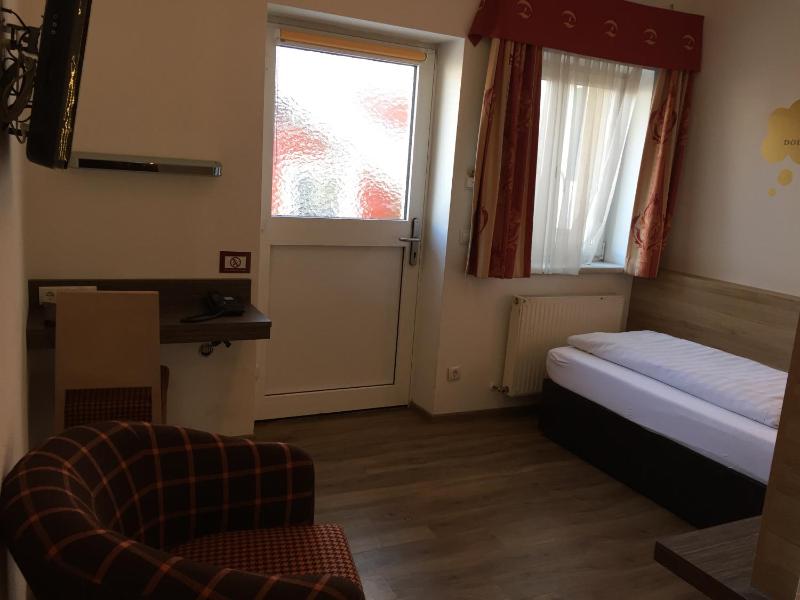 Budget Single Room image 3