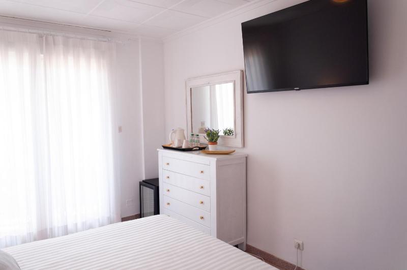 Hostal Comercio - image 8