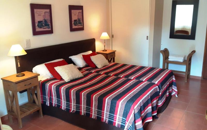 Twin Room image 1