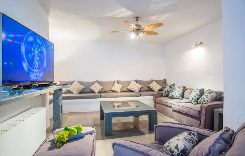 De Luxe Villa with Sea View and Swimming Pool image 2