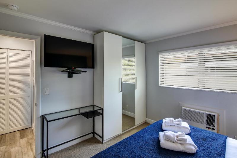 Studio Apartment image 2