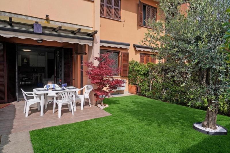 Garden and pool retreat - image 8