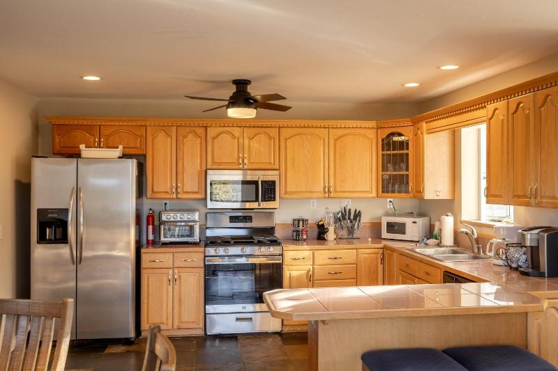 23 - Big Bear Lakeview Lodge home - image 18