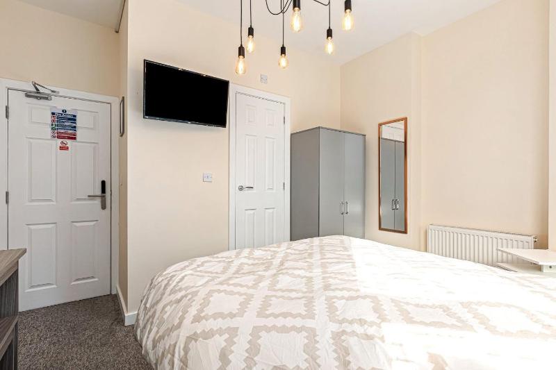 The B and B Blackpool - image 12