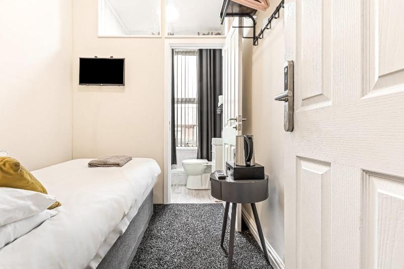 The B and B Blackpool - image 31