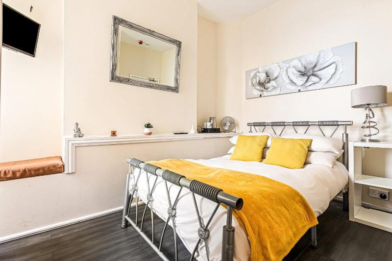The B and B Blackpool - image 21