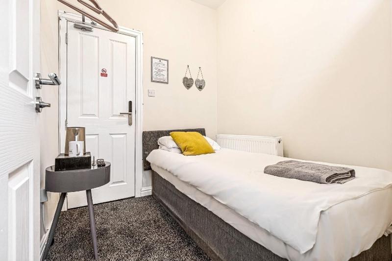 The B and B Blackpool - image 4