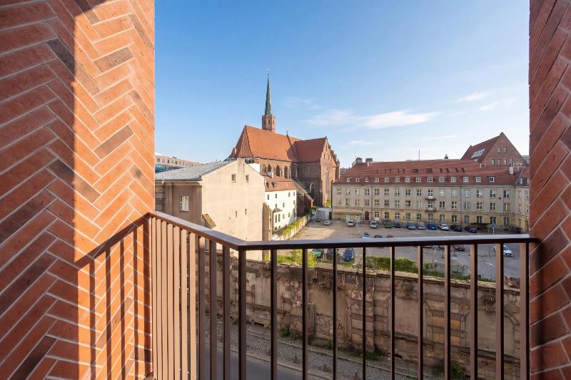 Stylish Apartments with Air Conditioning Near the Market Square by Renters Prestige - image 27