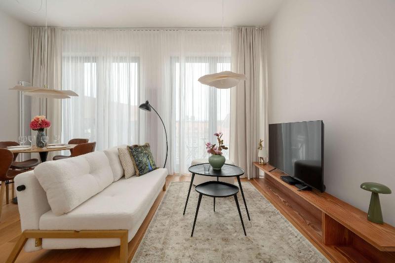 Luxury Apartment with Parking and Air Conditioning Near the Market Square by Renters Prestige - image 21