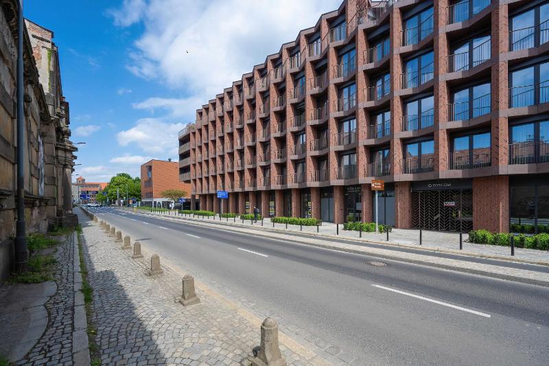 Luxury Apartment with Parking and Air Conditioning Near the Market Square by Renters Prestige - image 11