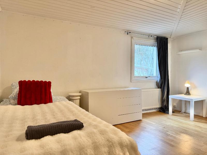 Workers Villa - 5 BR - 2 Bath - Volvo - Parking - image 9