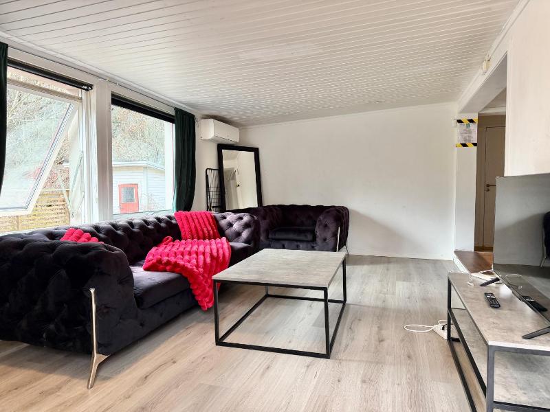 Workers Villa - 5 BR - 2 Bath - Volvo - Parking - image 4