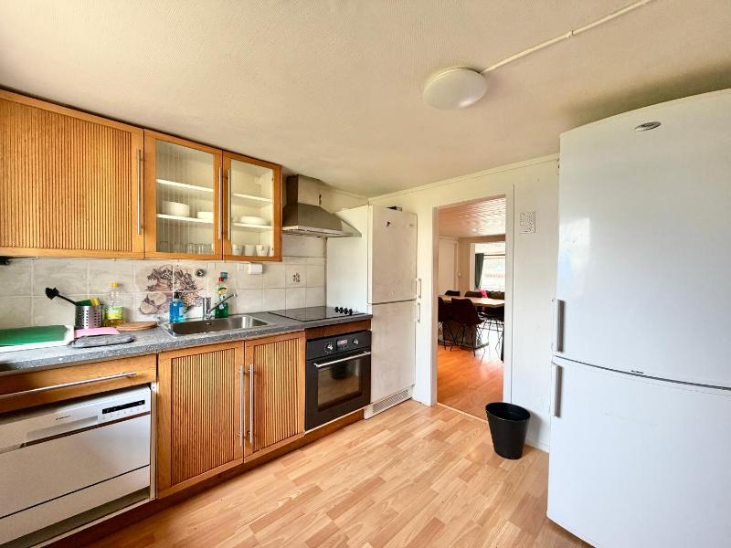 Workers Villa - 5 BR - 2 Bath - Volvo - Parking - image 11