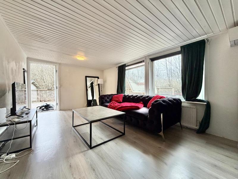Workers Villa - 5 BR - 2 Bath - Volvo - Parking - image 15