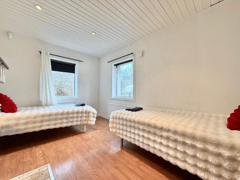 Workers Villa - 5 BR - 2 Bath - Volvo - Parking - image 8