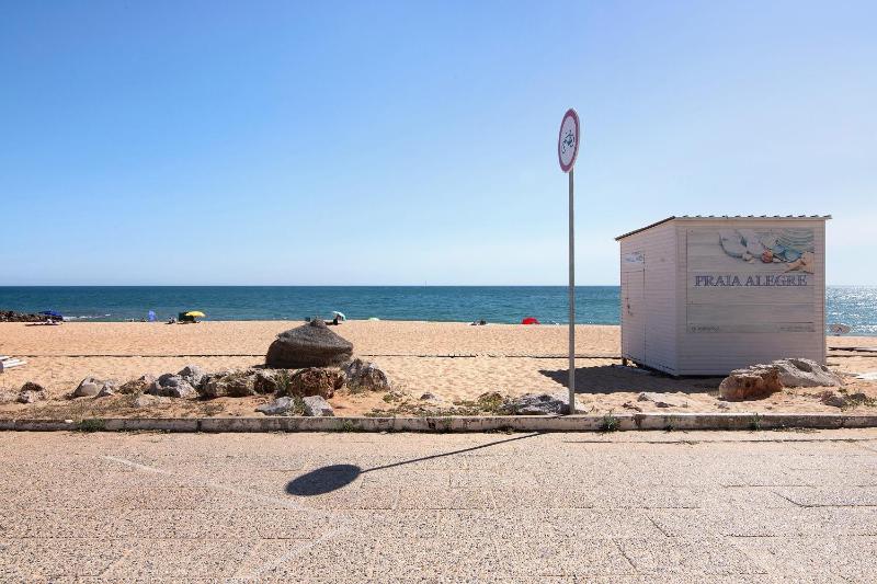Vip T2 em frente a praia - image 16