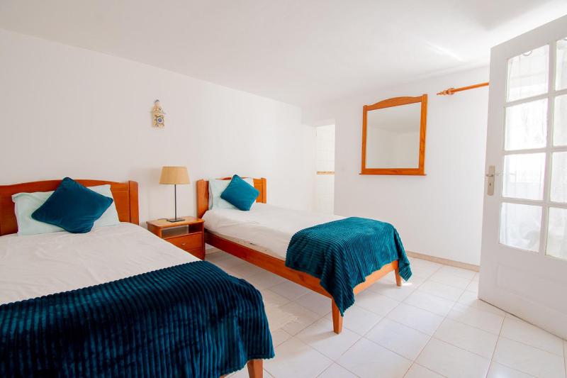 Villa Montenegro - Superbly Located Family Vila - image 9